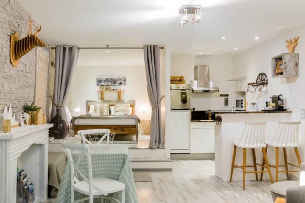 Un Cottage Alpin Chaleureux Dans Le Coeur D Annecy Avec 2 Velos المظهر الخارجي الصورة